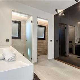 5 bedroom luxury seaside villa with indoor & outdoor pool, near Acharavi, sleeps 10